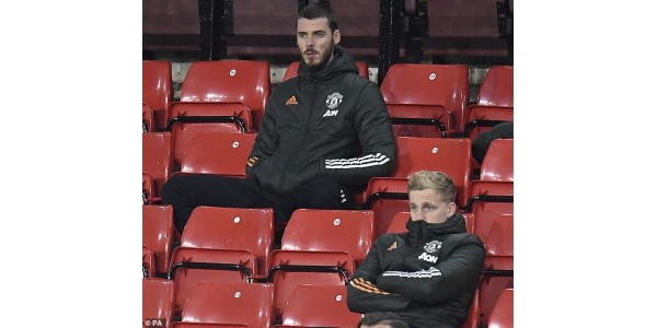 El Manchester United no reutilizó a Donny van de Beek y finalmente invitó a Jadon Sancho a unirse